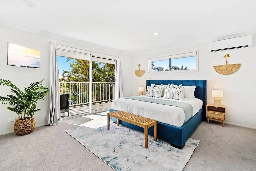 Stunning Waterfront Oasis Villa Gold Coast 0*,  Australien