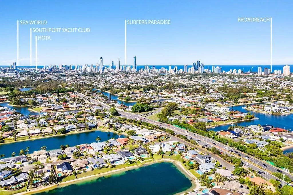 Stunning Waterfront Oasis Villa Gold Coast